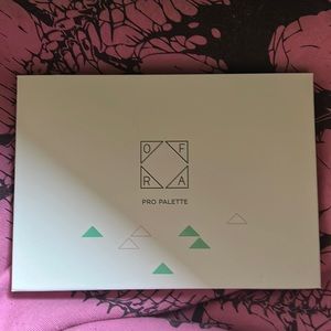 🖤3/$40 OFRA ✨Free Spirit✨ Face & Eye Palette